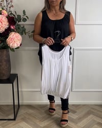 3_057babe8-9028-48a5-8335-623859c7134c