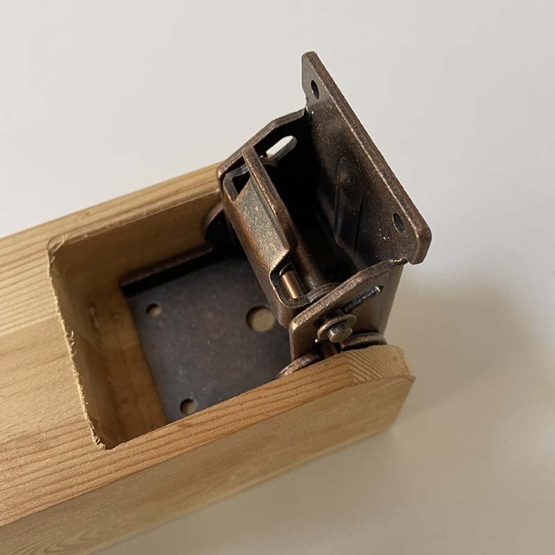 Sakerplus 90 Degrees Self-locking Folding Hinge Anti-corrosion Invisible Connector