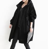 Wasserabweisende, lose Windjacke mit Kapuze
