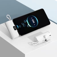 Mini Powerbank-Kapsel Mit Integriertem Ladekabel