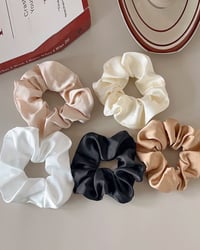 Fresh multi-color hair scrunchies 5-piece set