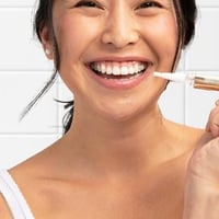 Whitening Pen for Stain Removal & Whiter Teeth
