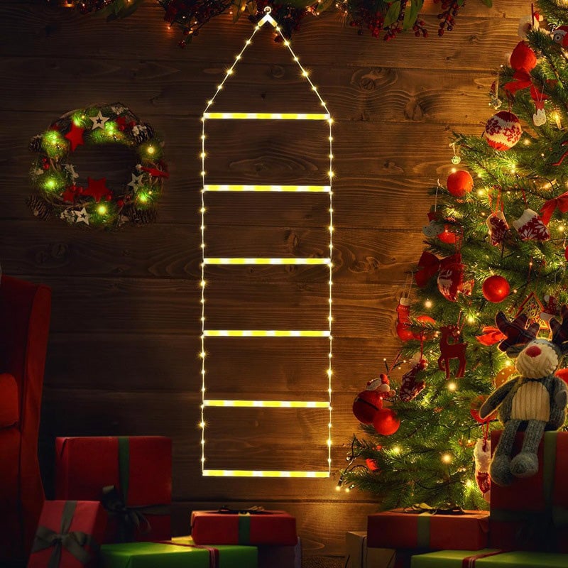Julstege Med Dekorationsljus Och Tomte