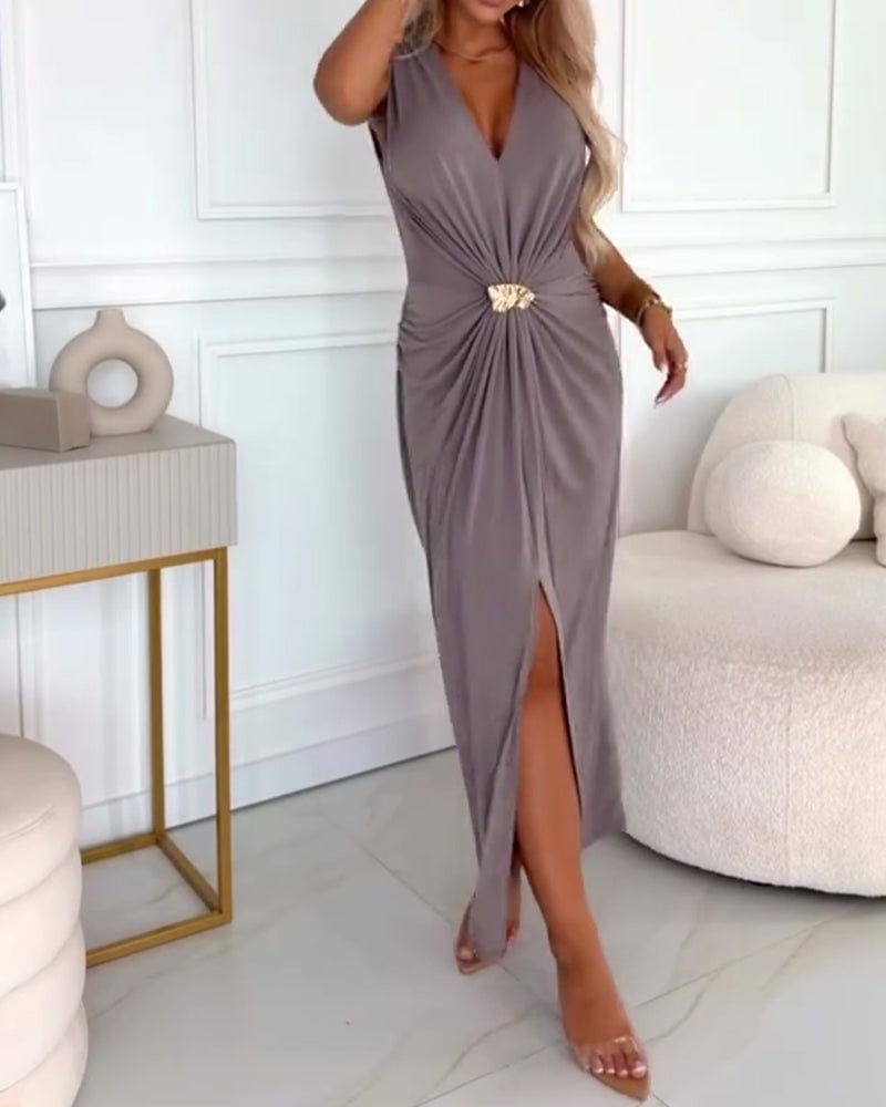 Sleeveless Pleated Waist-Cinching Maxi Dress
