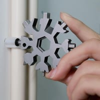 18-in-1 Lumihiutale- monitoimityökalu