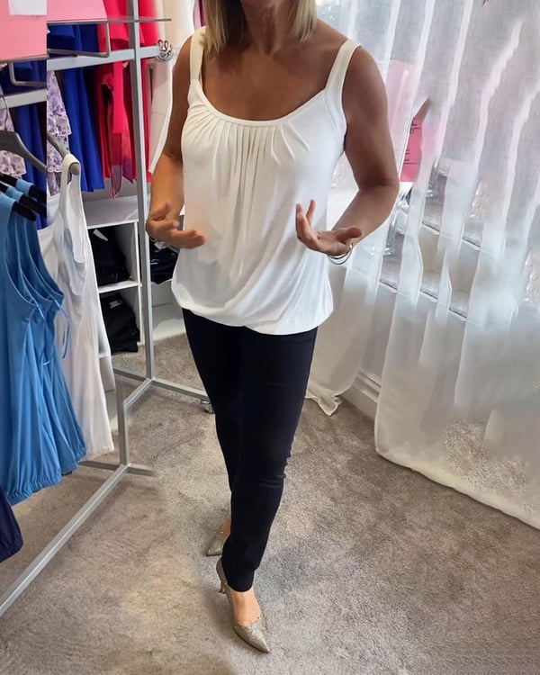 Pleated solid casual sleeveless top