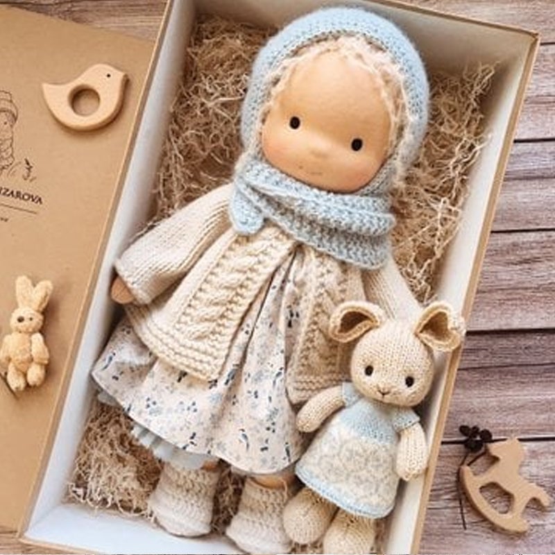 Bambola Waldorf fatta a mano