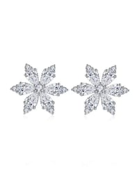Zirkon-Ohrstecker mit Schneeflockenblume