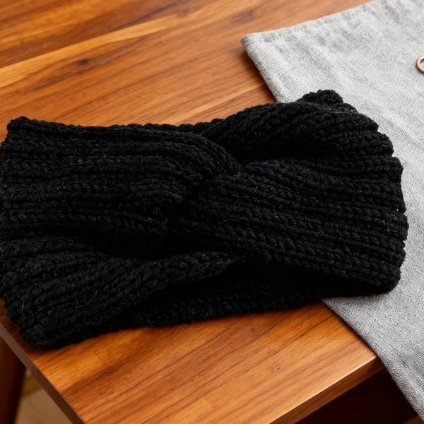 Hand-Knitted Warm Yarn Headband