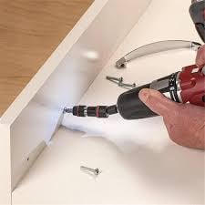 Pivoting Bit Tip Holder