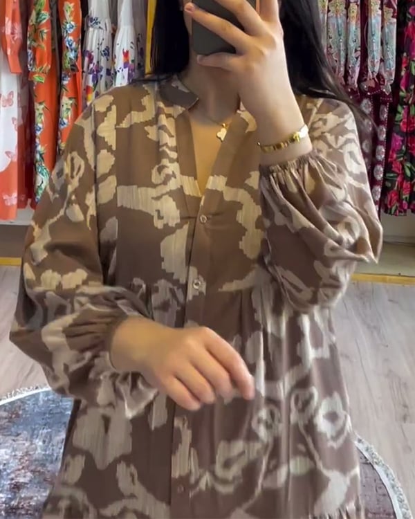 Kjole i løs pasform med knapper