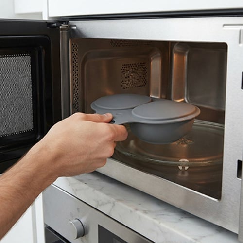 Microwave egg cooker demonstration