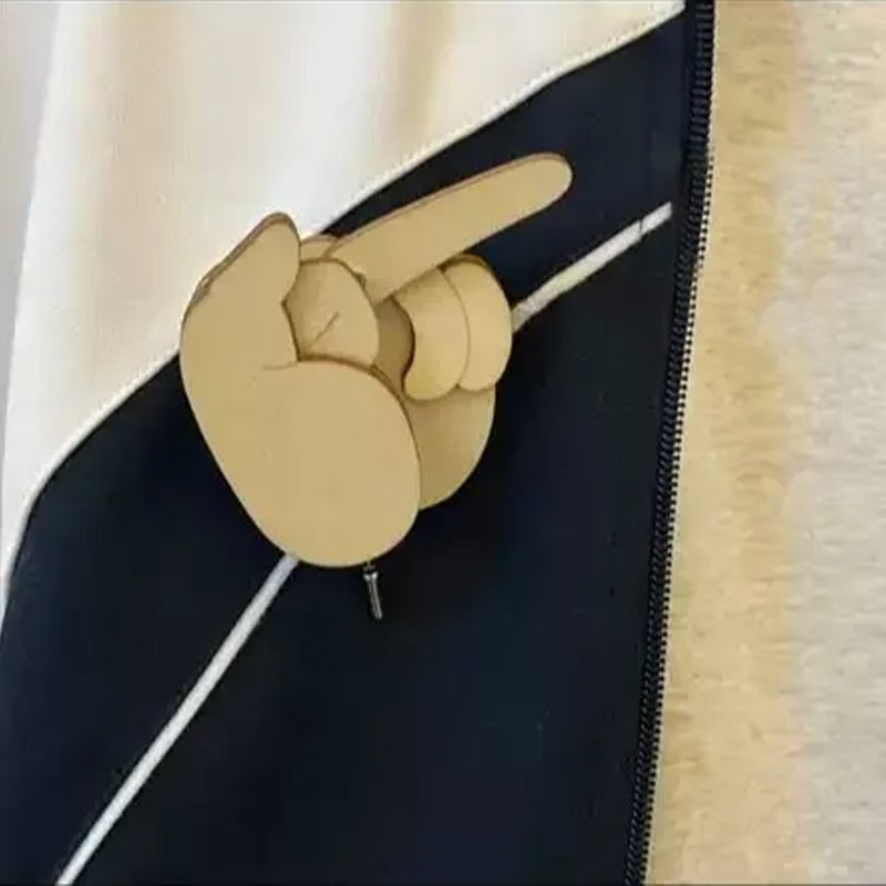 Morsom trefingerbrosje