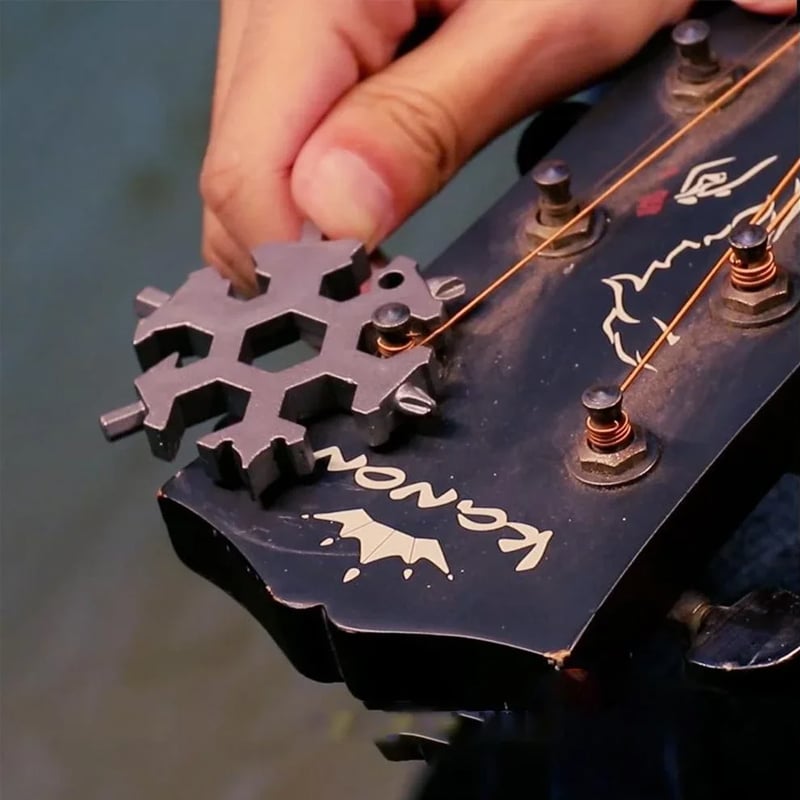 Sakerplus 18-in-1 Snowflake Multi-Tool