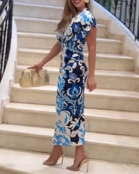 Elegant slå-om-kjole med print