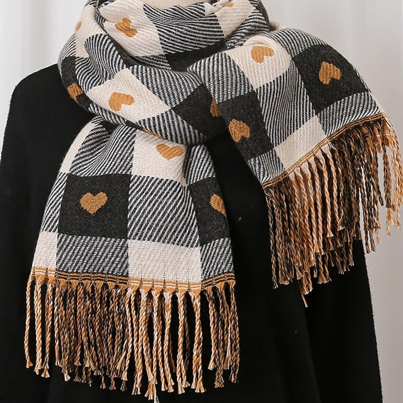 Cozy Heart Plaid Scarf – Soft Winter Wrap for Girls Or Couples