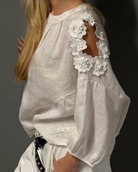 Crewneck Cut-Out Off-Shoulder 3D Floral Blouses