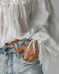 Schulterfreies Camisole-Top mit Spitze und Quasten