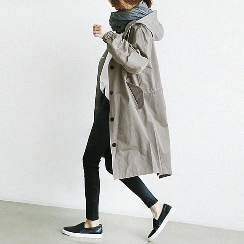 Wasserabweisende, lose Windjacke mit Kapuze