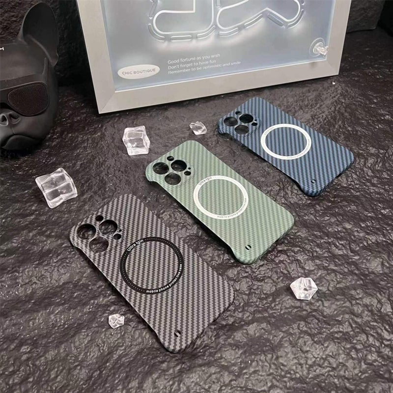 Struttura in fibra di carbonio senza cornice per custodia per iPhone con ricarica magnetica