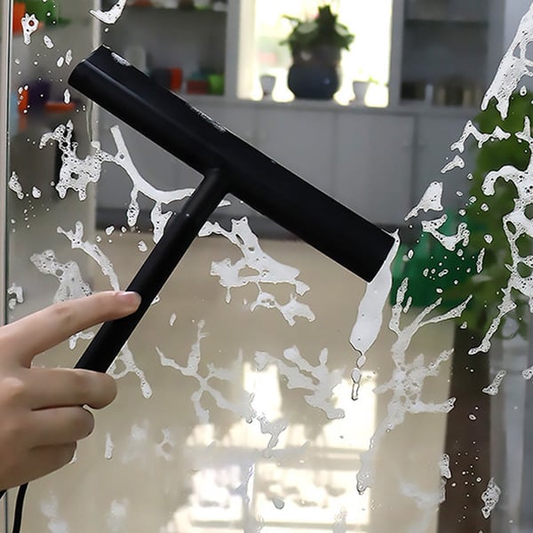 Rubber strip cleaning wiper