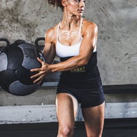 Sports sweat-relieving belt