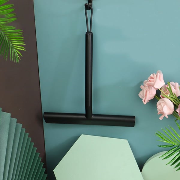 Rubber strip cleaning wiper