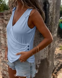 Aumora Buttoned and Sleeveless Versatile Vest