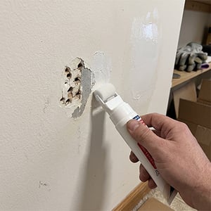 Wall repair roller fixing nail holes