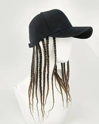 Baseballkappe mit integrierter Dreadlock-Perücke