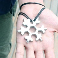 Amenitee® 18-in-1 Snowflake Multi-Tool (gift set)