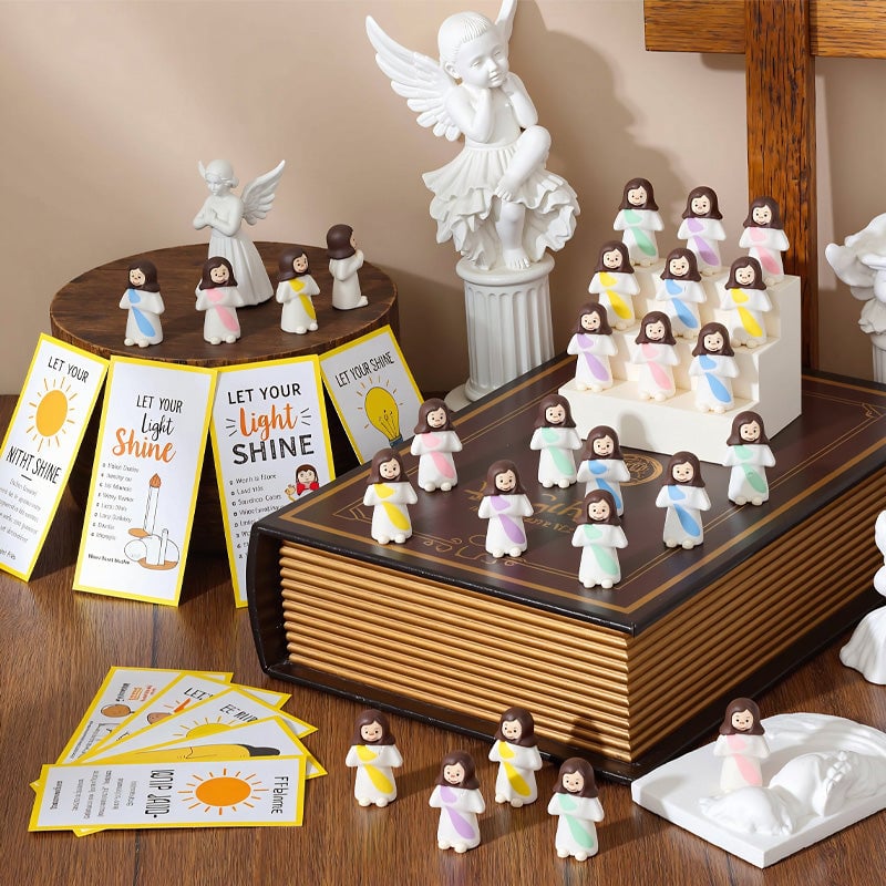 Glow in the Dark Mini Jesus Figurines with Bible verse Cards (5 pcs)