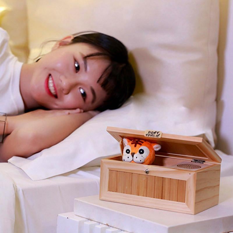 Lustiger Tiger in einer Box