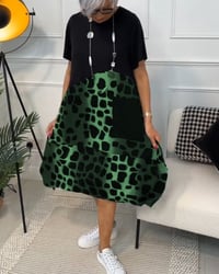 Robe imprimée à manches courtes et col rond