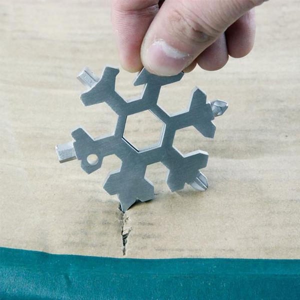 Amenitee® 18-in-1 Snowflake Multi-Tool (gift set)