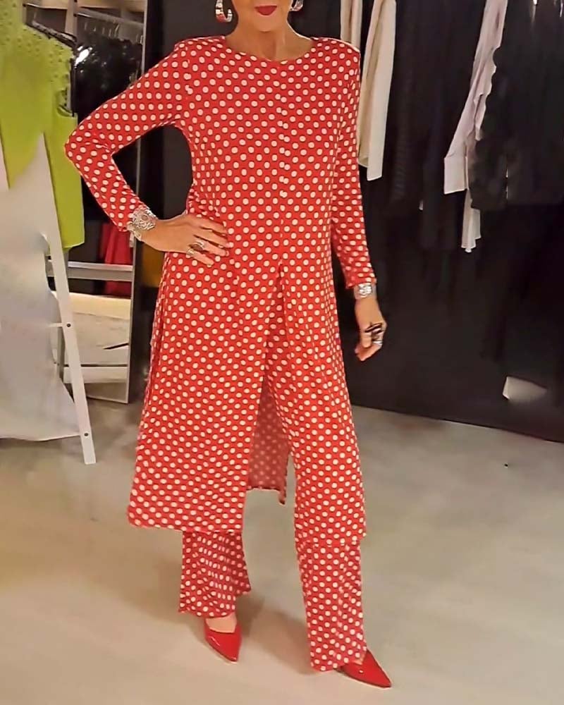Elegant pak met stippen en split