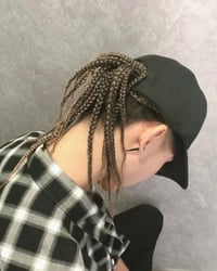 Baseballkappe mit integrierter Dreadlock-Perücke