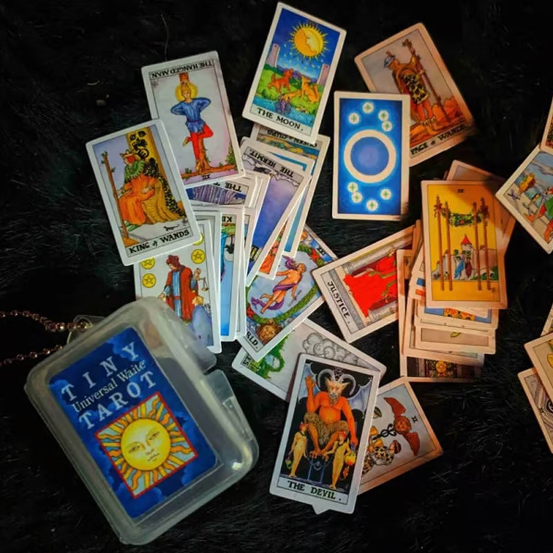 🔮The Universal Waite Tarot is recreated