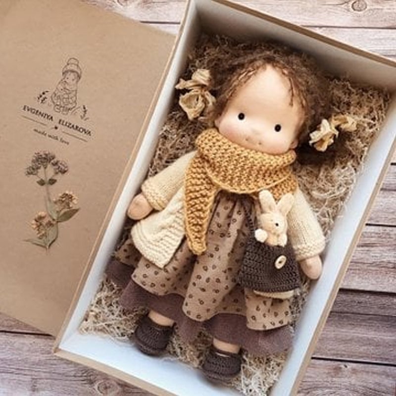 Bambola Waldorf fatta a mano