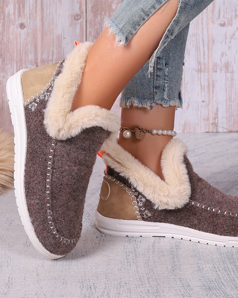 Lässige, warme flache schuhe mit patchwork-muster in einheitlicher farbe