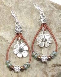 Boho Leder Seil Blumen Einfache Ohrringe