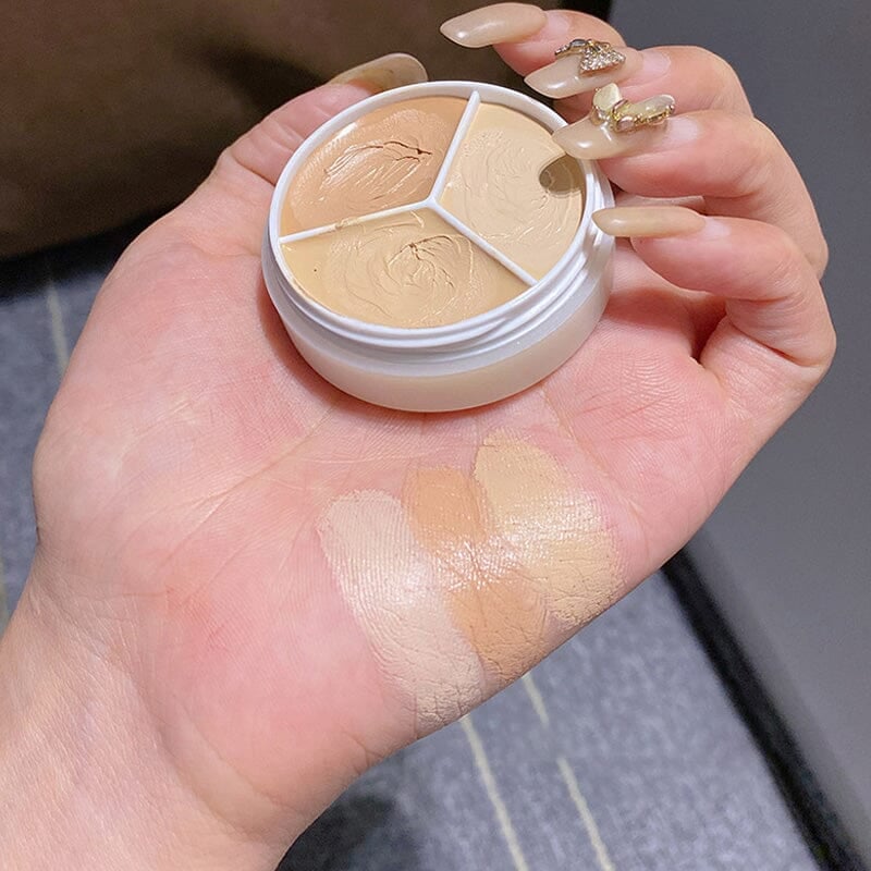 Tri-Color Concealer Palette Of Covers Acne Marks Dark Circles