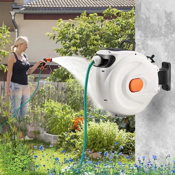 Automatic retractable hose reel + shower head