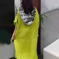 Maxi abito con cappuccio in paillettes a squame di pesce