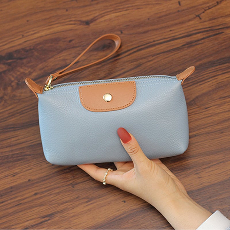 Handliche Leder-Clutch, große Geldbörse mit Reißverschluss am Handgelenk
