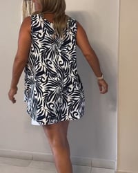 Loose-Fitting Plant-Print Tank Tops
