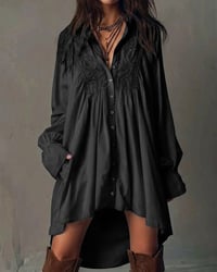 Kleid Mit Spitzeneinsätzen Und Puffärmeln