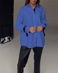 Koszula z kieszeniami i wstawkami kolorów