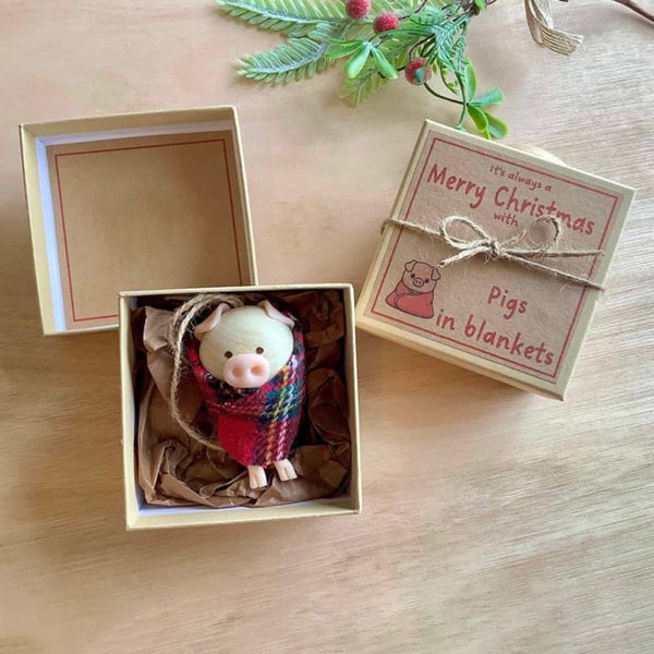 Vorverkauf > Schweinchen im Schlafrock Weihnachtsdekoration