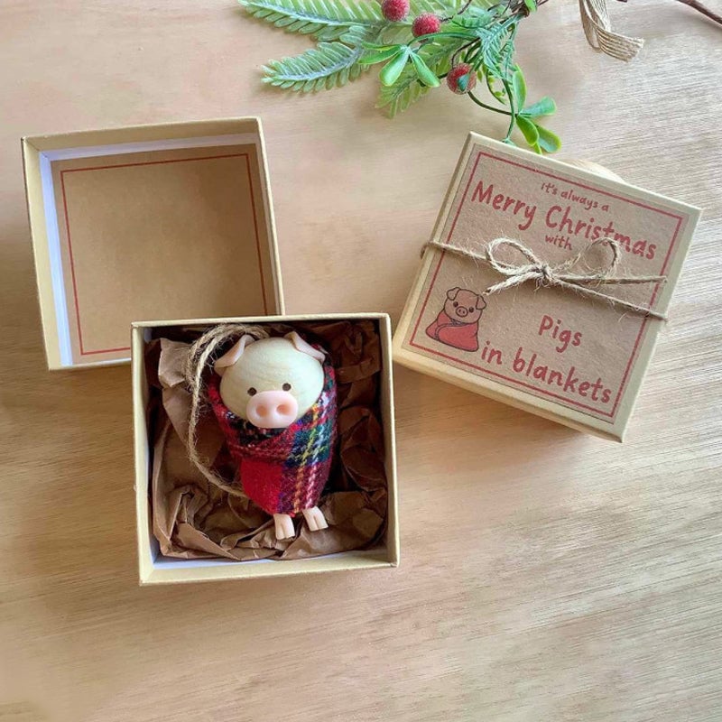 Vorverkauf > Schweinchen im Schlafrock Weihnachtsdekoration